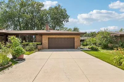 6444 N Kenton Avenue, Lincolnwood, IL 60712 - Photo 3