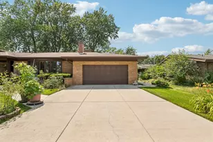 6444 N Kenton Ave, Lincolnwood, IL 60712 - Photo 3