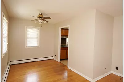 208 N Graylynn Drive, Mount Prospect, IL 60056 - Photo 3