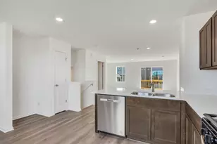 424 Lakeshore Ct, Saint Charles, IL 60174 - Photo 5