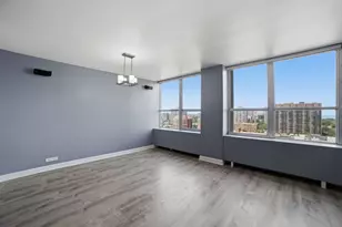 655 W Irving Park Rd, Chicago, IL 60613 - Photo 7