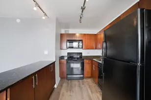655 W Irving Park Rd, Chicago, IL 60613 - Photo 13