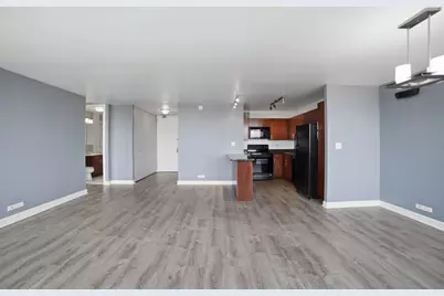 655 W Irving Park Road #1704, Chicago, IL 60613 - Photo 5