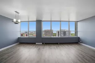 655 W Irving Park Rd, Chicago, IL 60613 - Photo 11