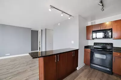 655 W Irving Park Road #1704, Chicago, IL 60613 - Photo 17