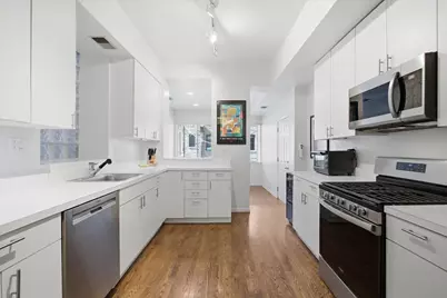 524 W Oakdale Avenue #2, Chicago, IL 60657 - Photo 15
