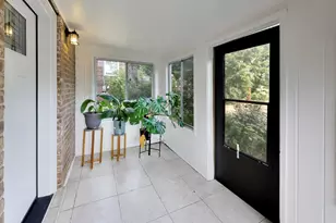 2711 Elgin Rd, Evanston, IL 60201 - Photo 3