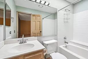 620 N Charter Hall Dr, Palatine, IL 60067 - Photo 17