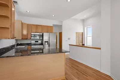 2236 N Maplewood Avenue #3, Chicago, IL 60647 - Photo 9