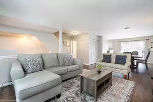 1645 Apple Tree Ln, West Chicago, IL 60185 - Photo 5