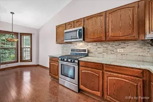 224 Lorraine Cir, Bloomingdale, IL 60108 - Photo 9