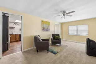 209 Melbrooke Rd, Elgin, IL 60123 - Photo 5