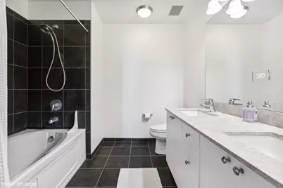 235 W Van Buren Street #4219, Chicago, IL 60607 - Photo 15