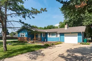 610 N East St, Plano, IL 60545 - Photo 1