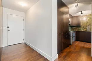 50 E Bellevue Pl, Chicago, IL 60611 - Photo 13