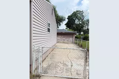 2027 Indian Road, Waukegan, IL 60087 - Photo 9