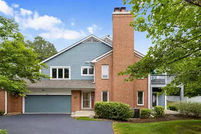 1545 N Courtland Drive, Arlington Heights, IL 60004 - Photo 1