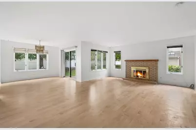 1545 N Courtland Drive, Arlington Heights, IL 60004 - Photo 3