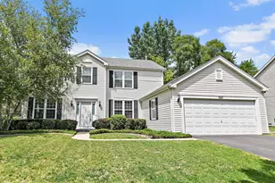 925 Cortney Dr, Carpentersville, IL 60110 - Photo 1