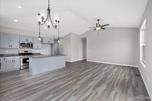 330 N Charles St, Cortland, IL 60112 - Photo 7