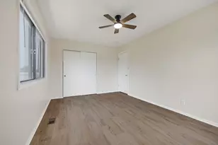 40 N Waterford Dr, Schaumburg, IL 60194 - Photo 19
