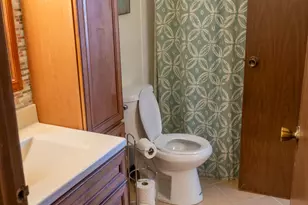 18002 Chantilly Ln, Hazel Crest, IL 60429 - Photo 9