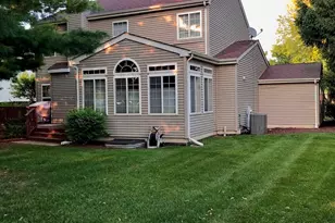 1802 Thornapple Way, Aurora, IL 60504 - Photo 3