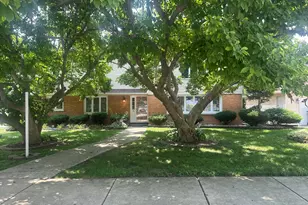 9414 S 69th Ave, Oak Lawn, IL 60453 - Photo 5