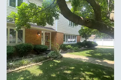 9414 S 69th Avenue, Oak Lawn, IL 60453 - Photo 1