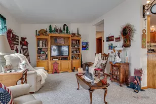 269 Forestview Dr, Crystal Lake, IL 60014 - Photo 3