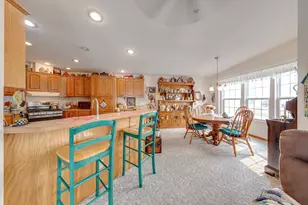 269 Forestview Dr, Crystal Lake, IL 60014 - Photo 7