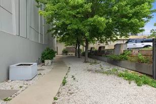 740 W Fulton St, Chicago, IL 60661 - Photo 25