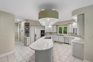 8420 Evergreen Ln, Darien, IL 60561 - Photo 7