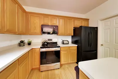 5660 Trinity Court, Gurnee, IL 60031 - Photo 9