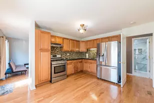1025 Shady Ln Ct, Round Lake Beach, IL 60073 - Photo 5