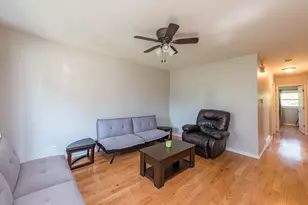 1025 Shady Ln Ct, Round Lake Beach, IL 60073 - Photo 9