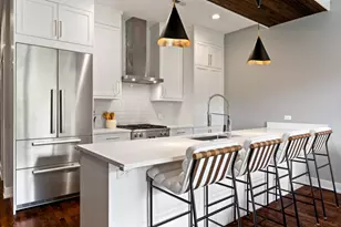 2712 W Montrose Ave, Chicago, IL 60618 - Photo 7