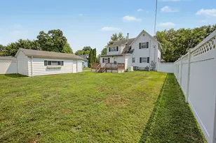 221 E John St, Forrest, IL 61741 - Photo 7