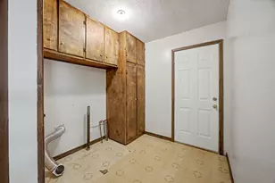 221 E John St, Forrest, IL 61741 - Photo 19