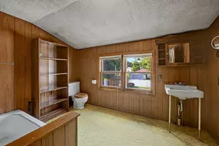 221 E John St, Forrest, IL 61741 - Photo 31