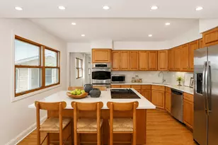 2019 E Avon Ln, Arlington Heights, IL 60004 - Photo 13