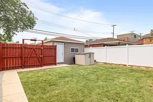 9546 S Emerald Ave, Chicago, IL 60628 - Photo 15