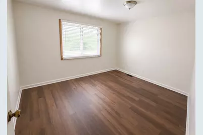 18149 Ravisloe Terrace, Country Club Hills, IL 60478 - Photo 9