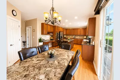 11 Harrington Court, Hawthorn Woods, IL 60047 - Photo 9