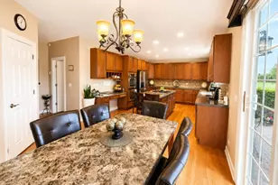 11 Harrington Ct, Hawthorn Woods, IL 60047 - Photo 9