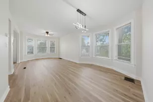 9232 S Essex Ave, Chicago, IL 60617 - Photo 11