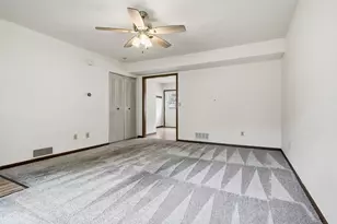 510 E Mulberry St, Bloomington, IL 61701 - Photo 3