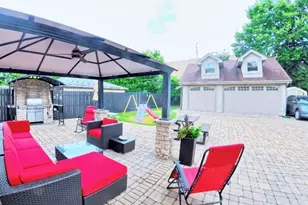 2519 Parkwood Ln, Des Plaines, IL 60018 - Photo 47
