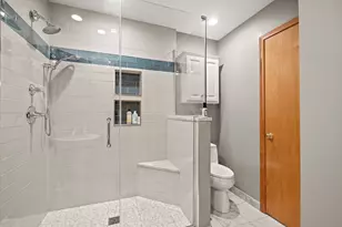 2260 Durand Dr, Downers Grove, IL 60515 - Photo 17