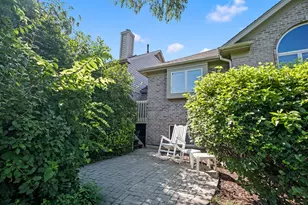 2260 Durand Dr, Downers Grove, IL 60515 - Photo 29